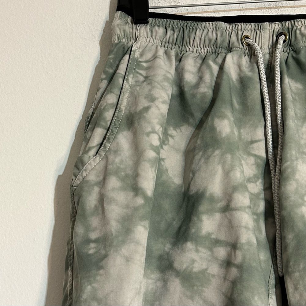 BYLT Basics Active + Lined Shorts Green Tie Dye Size Large Athletic Workout Gym - Picture 3 of 8